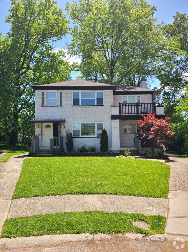 Covedale Apartments for Rent with Hardwood Floors Cincinnati, OH 1