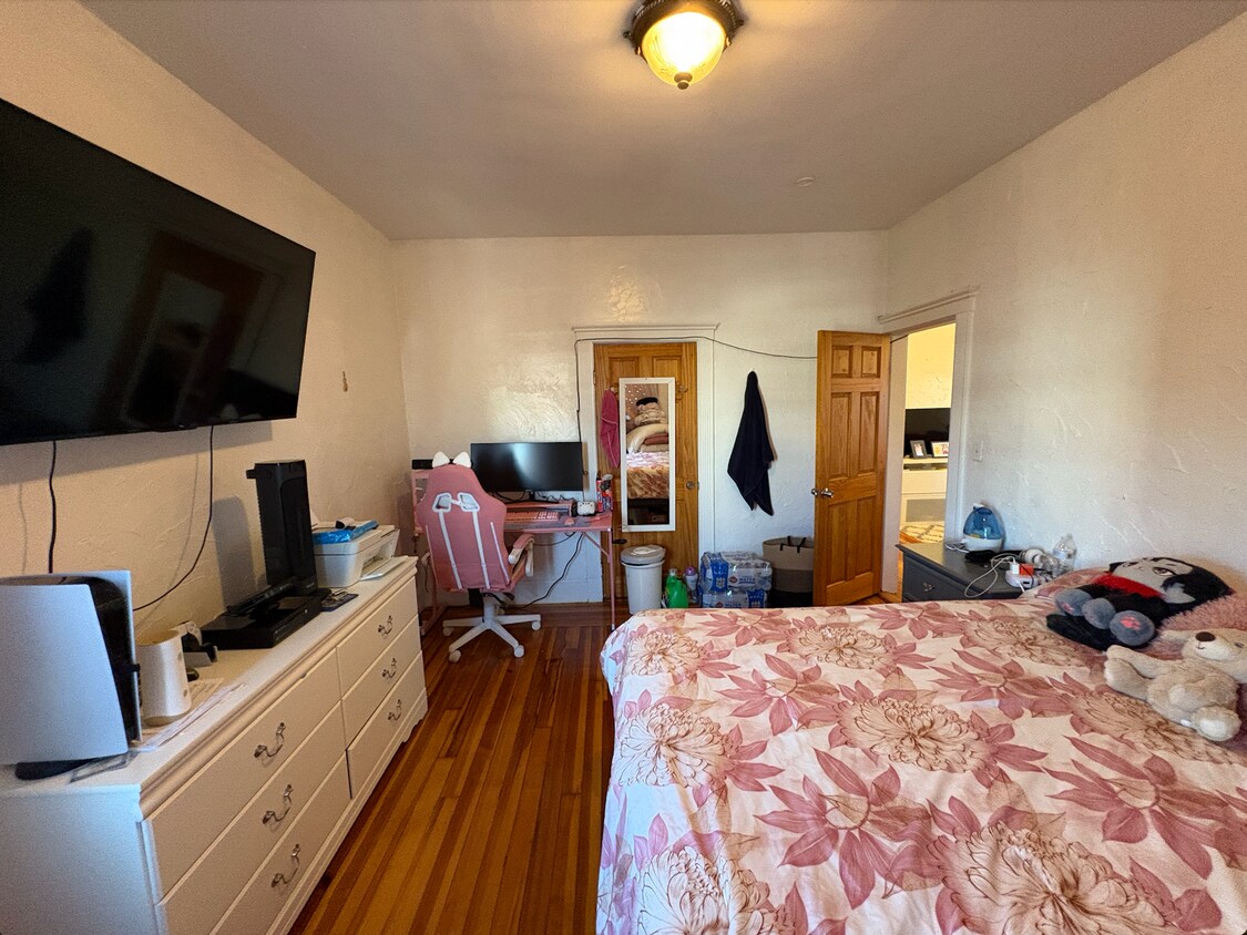 Primary Photo - 24 Litchfield St