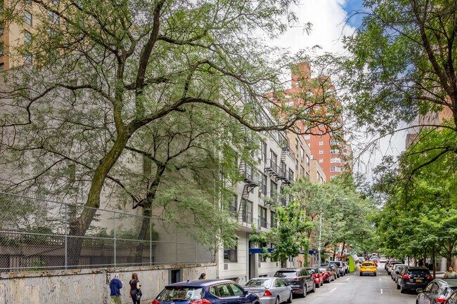 Foto del edificio - 304-308 E 73rd St