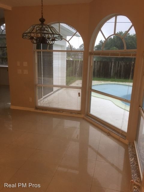 Foto del edificio - 22309 Peachland Blvd