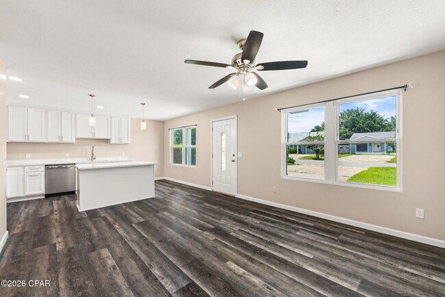 Building Photo - 2716 Oak Hammock Dr