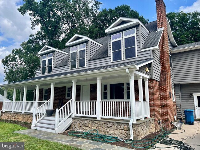 Foto del edificio - 6605 Keene Dr