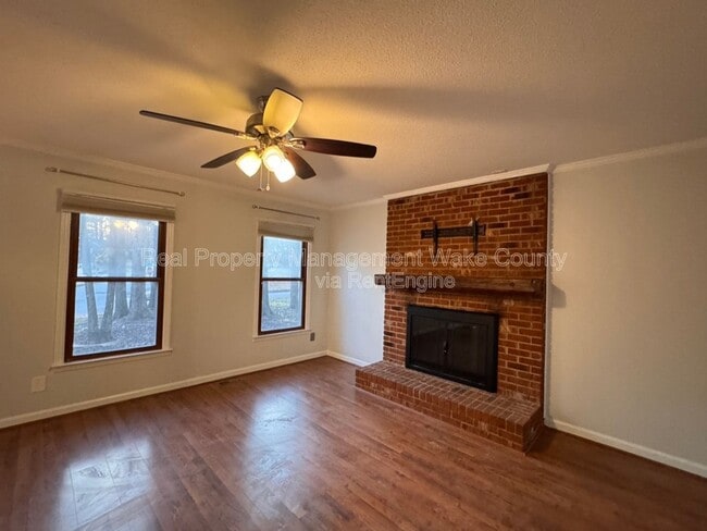 Building Photo - 102 Brodick Ct