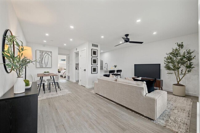 Foto del edificio - 5911 Sheridan Ave