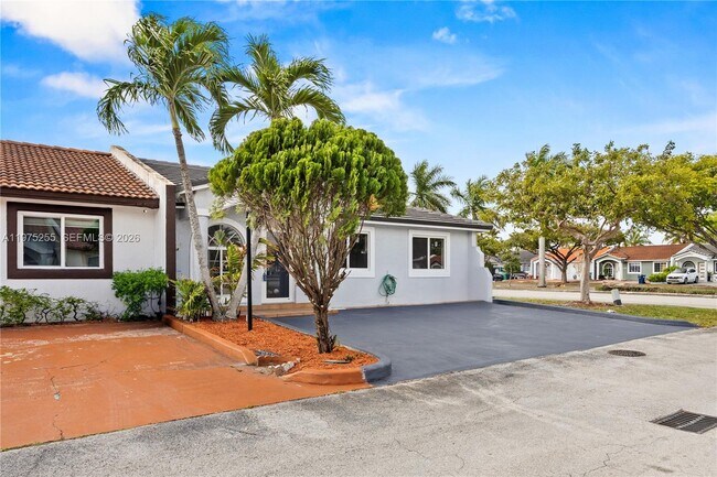 Building Photo - 7570 NW 173rd Ln