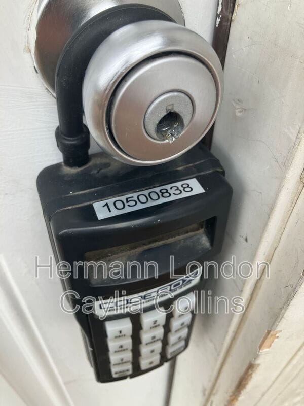 Foto del edificio - 135 Hereford Ave