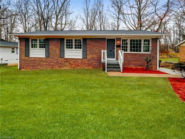 Building Photo - Room in House on Foxcroft Dr