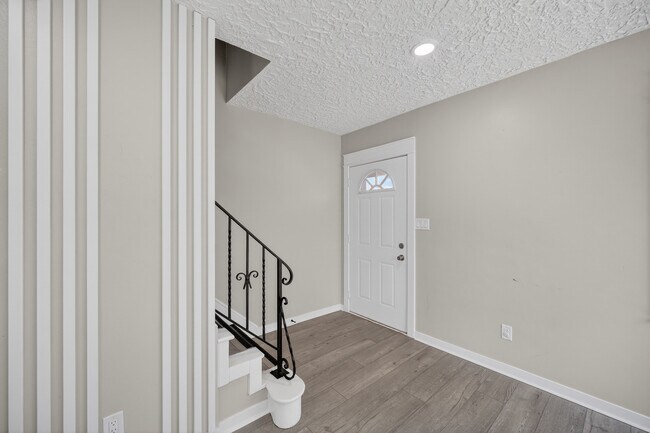 Foto del edificio - 1008 Kingman Cir