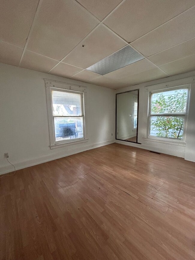 Foto del edificio - 512 W Battell St