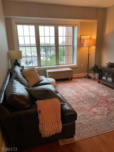 Foto del edificio - 48 S Park St