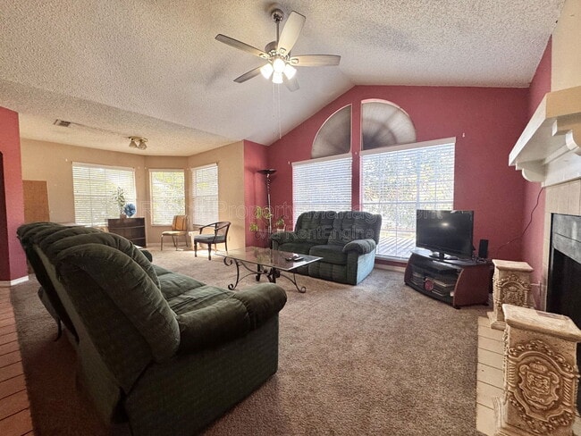 Foto del edificio - 930 Northern Dancer Way