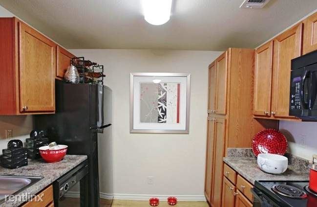 Foto del edificio - 7461 Kitty Hawk Rd