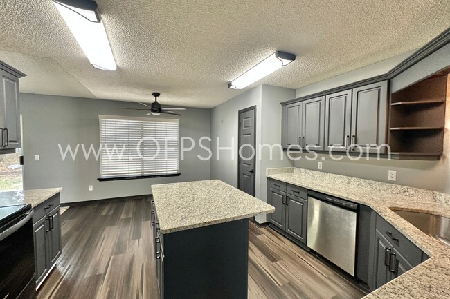 Foto del edificio - MOVE IN SPECIAL! $500 off first month's rent