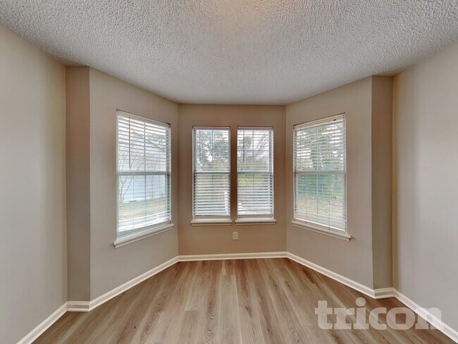 Building Photo - 412 Budby Ct