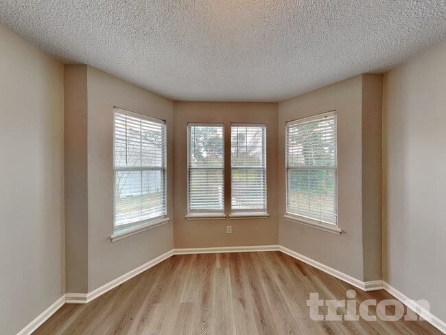 Foto del edificio - 412 Budby Ct