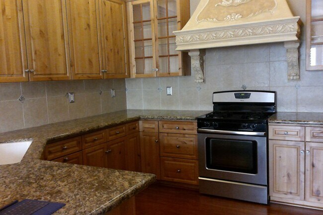 Foto del edificio - Beautiful 3 Bedroom 3 Bath home in Clovis