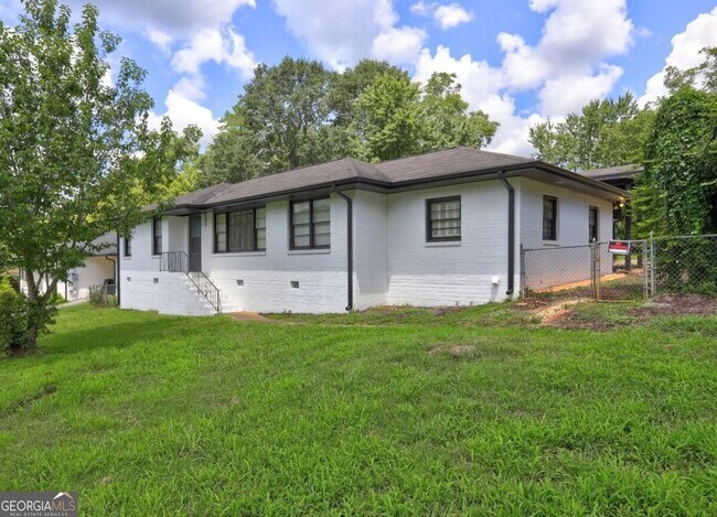 Building Photo - 970 Oglethorpe Ave