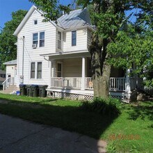 Building Photo - 1024 E Burlington St