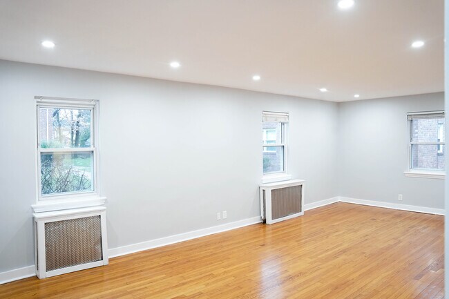 Building Photo - 182 Central Ave