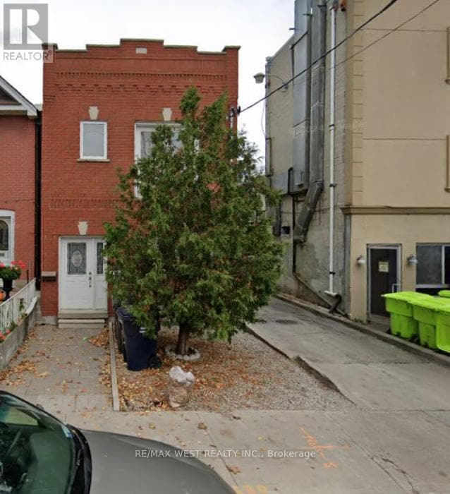 Primary Photo - 3 Harvie Ave