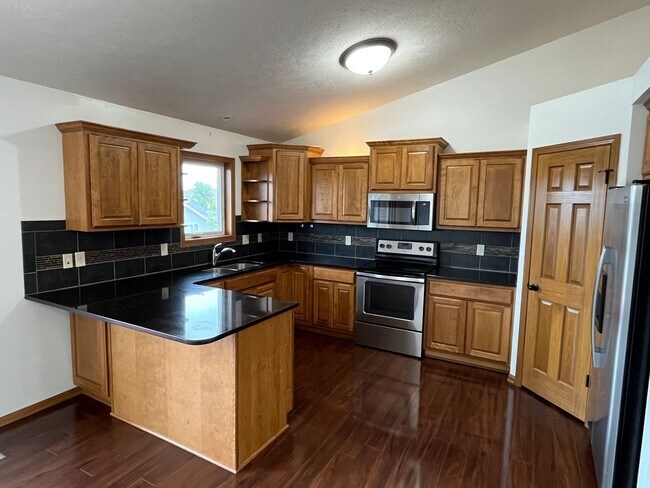 Foto del edificio - 8020 Renatta Dr