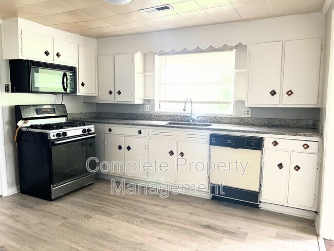 Building Photo - 3730 Council Ave