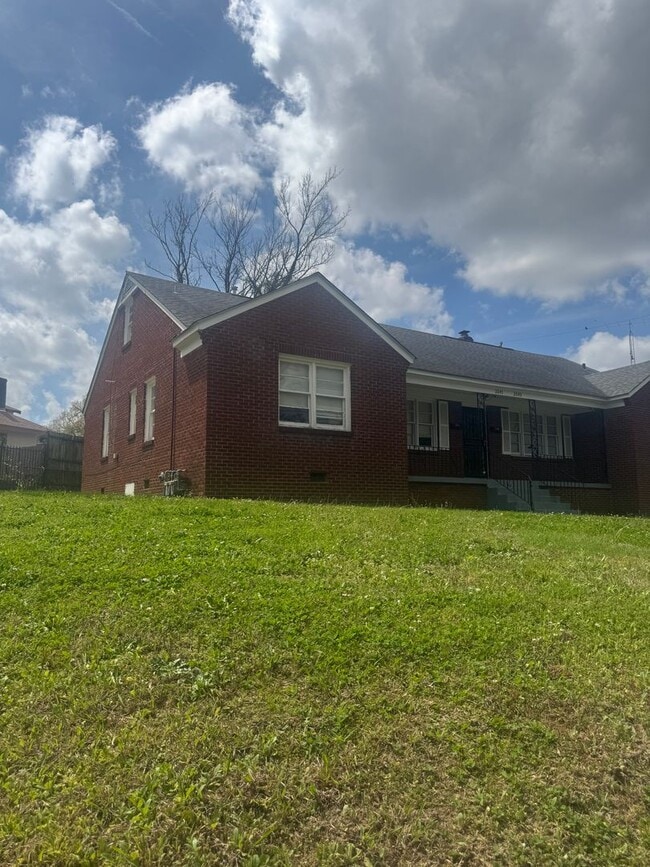 Photo - 2045 Lamar Ave Townhome