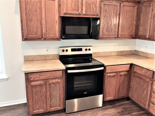 Foto del edificio - 1212 Gardenia Ln