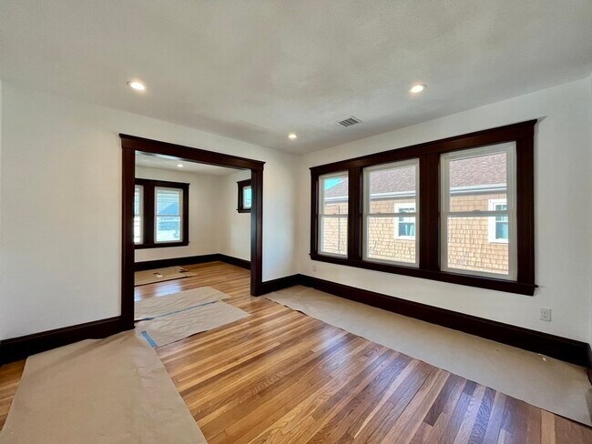 Foto del edificio - 9-11 Maplewood St