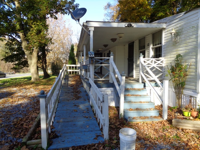Building Photo - 2017 Beaver Valley Pike