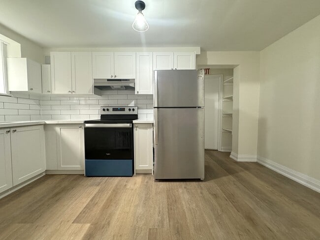 Photo du bâtiment - 155 Stanley Ave