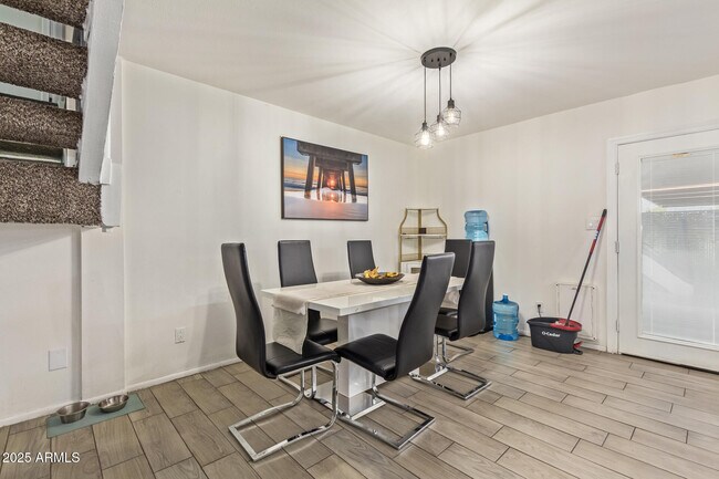 Foto del edificio - 4807 W Northern Ave