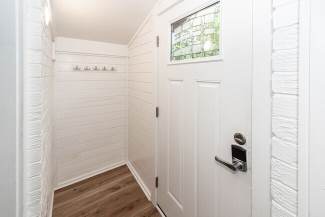 Foto del edificio - 3 Bedroom, 1 Bathroom Home in Willowbrook - Goose Creek