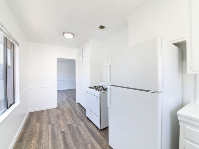 Building Photo - 5757 La Mirada Ave