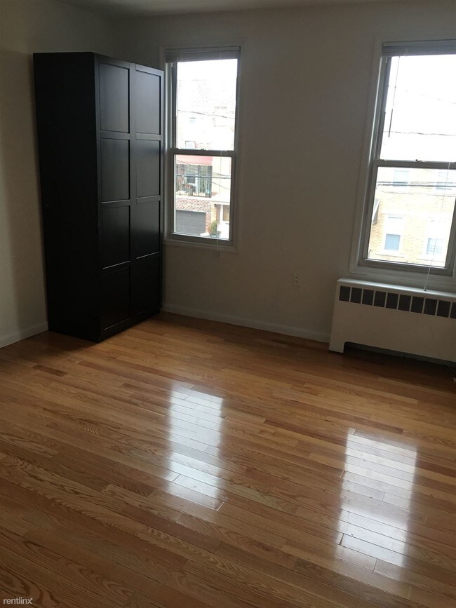 Foto del edificio - 5940 Woodbine St