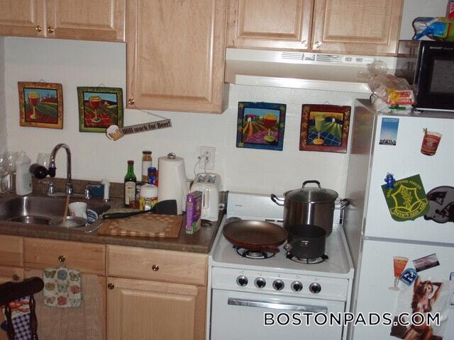 Building Photo - 55 Park Dr