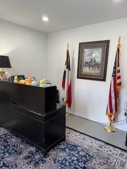 Foto del edificio - 18723 Mirror Lake Dr