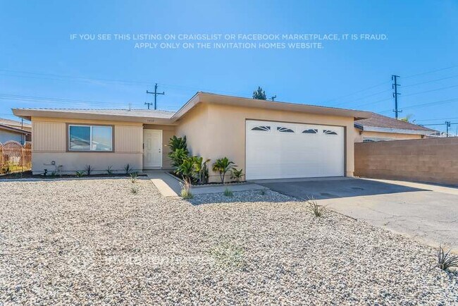 Building Photo - 1410 E Abila St