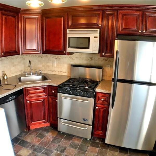 Foto del edificio - 3304 Hudson Ave