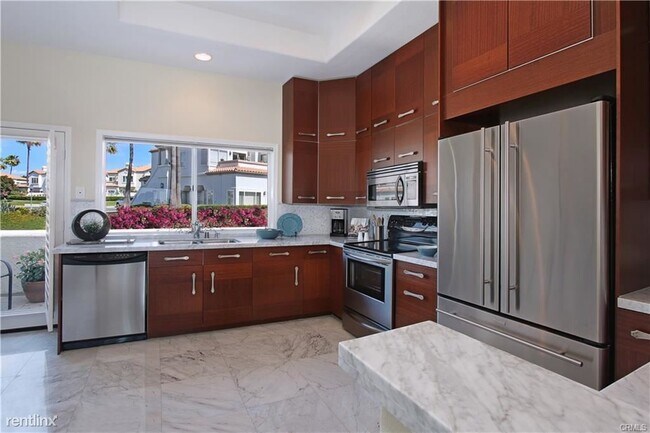 Building Photo - 2 br, 2 bath Condo - 7 Centre Ct