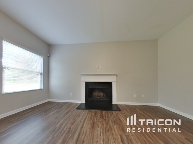 Building Photo - 496 Shady Glen Dallas GA
