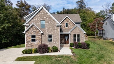 Building Photo - 8229 Pierpoint Dr