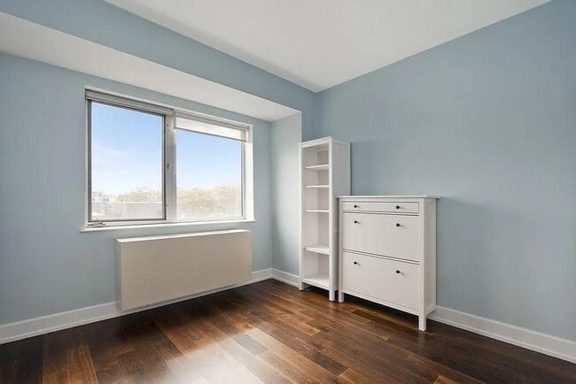 Building Photo - 100 Maspeth Ave