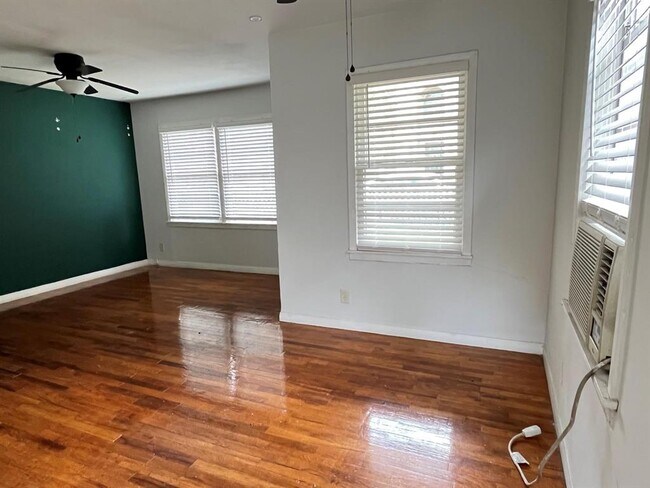 Foto del edificio - 4503 Gibson St