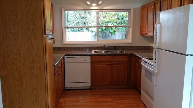kitchen - 14231 Lake Hills Blvd