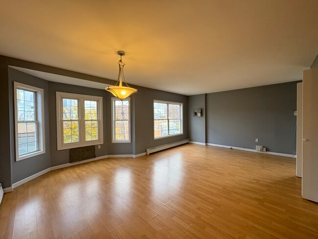 Unit 2 - 35 Fairview Ave