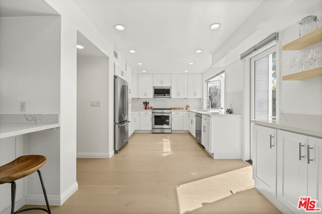 Building Photo - 13082 Mindanao Way