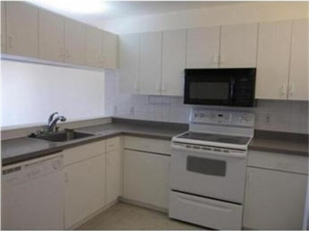 Building Photo - 100 W Squantum St