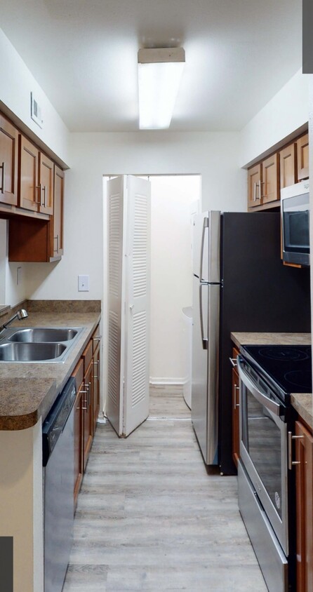 New appliances and new washer and dryer - 1919 Lake Chapman Dr