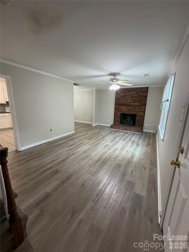 Building Photo - 7409 Lockmont Dr